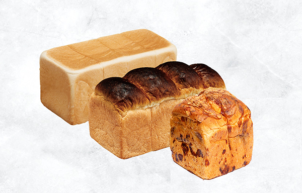 創業レギュラー1本＋黒山レギュラー1本＋4種チーズの「生」食パン